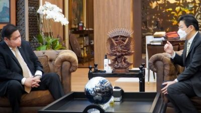 Bahas Peluang Kerja Sama, Menko Airlangga Hartarto Bertemu Menkeu Singapura