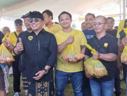 Sambut Galungan dan Kuningan, Politisi Golkar Bagikan 9 Ton Daging Babi di Badung