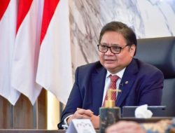 Ketum Airlangga Nyapres, So What Gitu Loh!