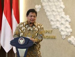 Lamhot Sinaga: JK Terang Benderang Dukung Airlangga Hartarto di Pilpres 2024, 1000 Persen!