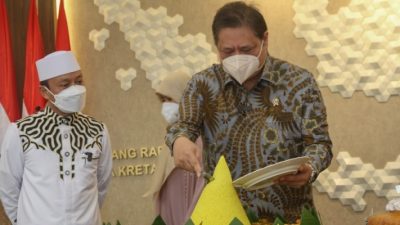 Hari Jadi ke-56, Menko Airlangga: Angka Kemiskinan Turun, Lapangan Kerja Meningkat