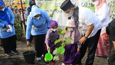Gubernur Anies Pamerkan Hasil Anggur Jakarta, Ditanam Di Cilincing Kualitasnya Melebihi Ukraina
