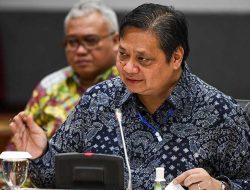 Pengembangan Ekosistem Mobil Listrik, Menko Airlangga: Wuling Lebih Banyak Bekerja Daripada Bicara