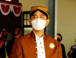 “Gak Semudah Itu Pak,” Respon Admin Twitter Walikota Solo Gibran