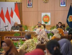 Melki Laka Lena Desak Pemerintah Tolak Vaksin Hibah Yang Masa Kadaluwarsanya Pendek