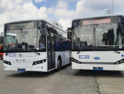 Tekan Emisi Karbon, Menko Airlangga Dukung Transjakarta Operasikan 10 Ribu Bus Listrik