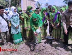 Gubernur Jatim Ajak Kader Muslimat NU Sedekah Oksigen Lewat Gerakan Tanam Pohon