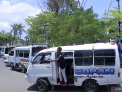 Viktor Laiskodat Tetapkan Tarif Angkutan Umum di NTT Naik 30 Persen