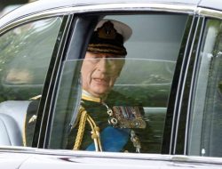 Ogah Jabat Tangan Pria Kulit Hitam, Raja Charles III Dituding Rasis