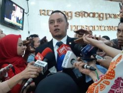 Golkar-PKS Sering Ketemu, Nasdem : “Kalau Nggak Cukup Bubar Jalanlah”
