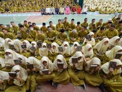 Gubri Syamsuar Wakafkan 166 Alquran Untuk MAN 1 Pekanbaru