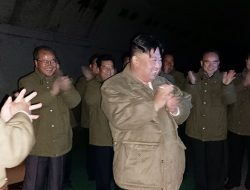 Kim Jong Un Senang Kemampuan Pasukan Nuklir Korut Sukses Uji Coba Rudal Jarak Jauh