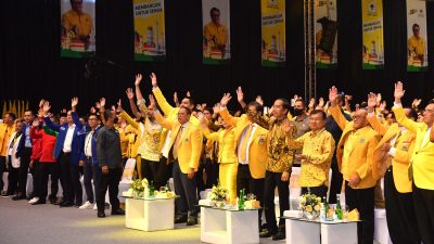 Pengalaman dan Jam Terbang Diakui Jokowi, RMA: Airlangga Layak Jadi Pilot Pesawat Besar NKRI