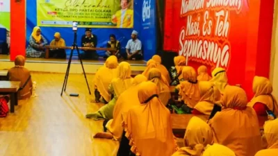 Ratusan Ibu-Ibu Pengajian di Surabaya Doakan Partai Golkar Menang di 2024