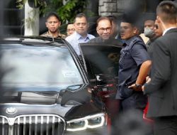 3 Langkah Penghematan Anwar Ibrahim: Tolak Gaji, Ganti Mobil Dinas dan Renovasi Kantor