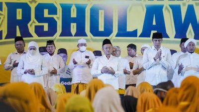 Para Pelaku UMKM Laris Manis, Bupati Gresik: Multiplier Effect Golkar Jatim Betsholawat