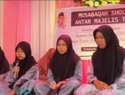 Emak-Emak Majelis Taklim dan Santriwati Gelar Misabaqah Shalawat Piala Airlangga