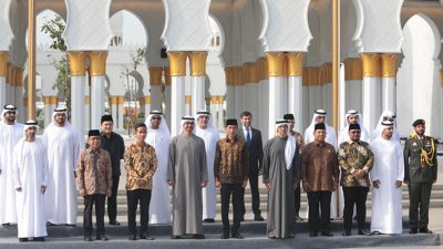 Menhan Prabowo Dampingi Jokowi Resmikan Masjid Raya MBZ di Solo