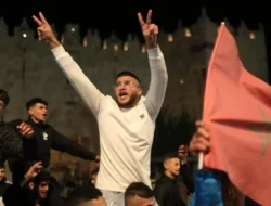 Sadis! Polisi Israel Pukuli Warga Palestina Yang Rayakan Kemenangan Maroko
