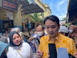 Cek Harga Dan Stok Bahan Pokok, Wamendag Jerry Sambuaga Blusukan ke Pasar Mandonga Kendari