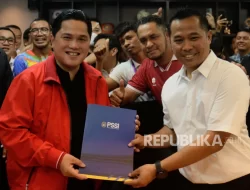 Seskab Pramono Anung: Jokowi Izinkan Erick Thohir Maju Calon Ketum PSSI