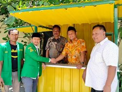 Kawal Potensi Ekonomi Umat, Sarmuji Bagikan Gerobak UMKM Untuk Ansor Kediri