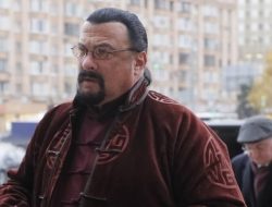 Dukung Rusia, Aktor Laga Steven Seagal Terancam Sanksi AS-Eropa