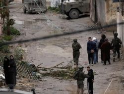 Israel Serbu Kamp Pengungsi di Tepi Barat, Tujuh Orang Terluka Kena Tembak