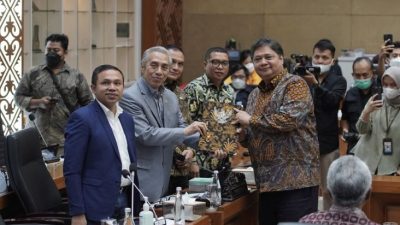 Menko Airlangga Apresiasi Kinerja Baleg DPR RI Setujui Perppu Cipta Kerja Jadi UU