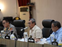 Kumpulkan Pejabat, Gubri Syamsuar Umumkan Status Siaga Darurat Karhutla 2023