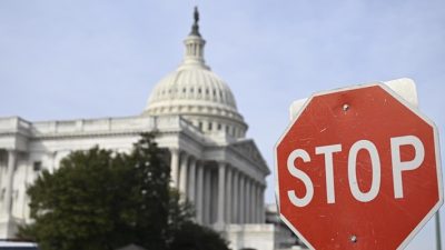 Anggota Kongres AS Ilhan Omar Ajukan Resolusi Perangi Islamofobia