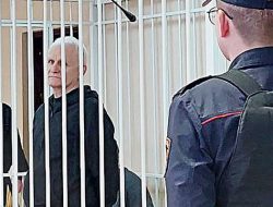 Terbukti Danai Aksi Protes, Peraih Nobel Ales Bialiatski Divonis Belarusia 10 Tahun Penjara