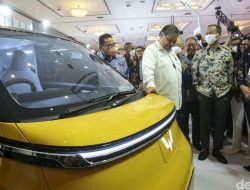 Menko Airlangga Tanggapi Sepinya Peminat Mobil Listrik