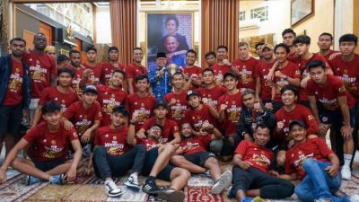 Di Depan Skuad PSM Makassar, Taufan Pawe Komitmen Besarkan Sepak Bola di Sulsel
