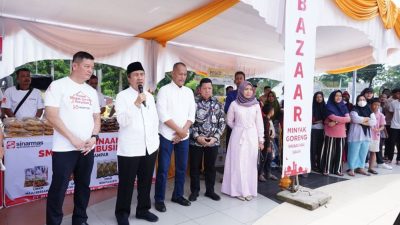Kendalikan Harga, Gubri Syamsuar Gelar Pasar Murah dan Bazar Minyak Goreng