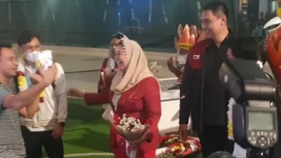 Bersama Raffi Ahmad, Menpora Dito Ariotedjo Sambut Juara Dunia Panjat Tebing Veddriq Leonardo