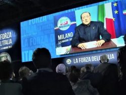 Meski Dirawat, Eks PM Italia Silvio Berlusconi Tetap Pidato di Kongres Partai Forza