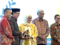 Ridwan Kamil Dinobatkan Jadi Gubernur Terbaik RI Versi Majalah The Asian Post dan Infobank
