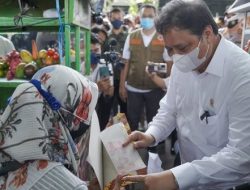 Naik KA ke Cirebon, Menko Airlangga Cek Aktivitas Ekonomi Masyarakat Usai Pandemi