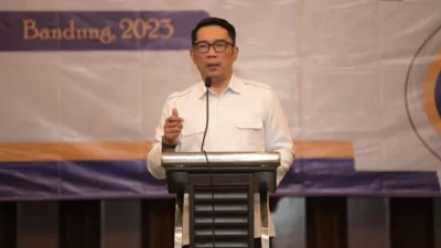 Bangga! Gubernur Jabar Ridwan Kamil Raih Penghargaan Satyalencana Wira Karya Dari Presiden RI
