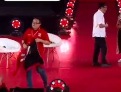 Gibran Soal Diberi Jaket dan Diajak Login ke PSI: Gak!
