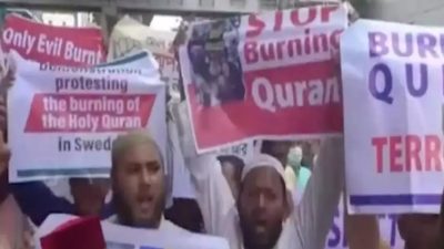Puluhan Al Quran Dibakar, Lebih 10 Ribu Muslim di Bangladesh Gelar Aksi Protes