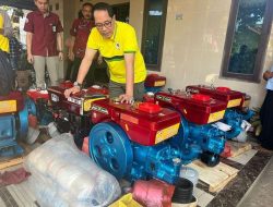 Firman Soebagyo Bantu Alat Tangkap Ikan Untuk Nelayan Kurang Mampu di Pati