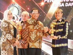 Berhasil Majukan Desa, Gubri Syamsuar Terima Upakarya Wanua Nugraha