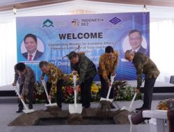 Menko Airlangga Groundbreaking Pabrik Tekstil di KEK Kendal Bareng Mendag Singapura