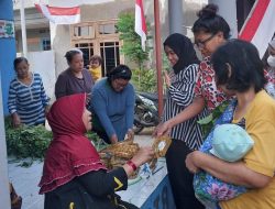 Fungsionaris Partai Golkar Sekarwati Turun Menyapa Ibu-Ibu di Malang Sambil Berbagi Sayuran
