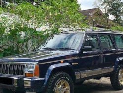 Keluarga Eks Walikota Bekasi Rahmat Effendi Serahkan 2 Mobil Cherokee ke KPK