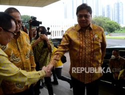 Airlangga Hartarto Tegaskan ‘Breaking News’ Ridwan Kamil Tak Terkait Cawapres Ganjar