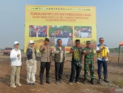 Gubernur Kalsel Sahbirin Noor Pimpin Pembasahan Lahan di Kawasan Bandara Syamsudin Noor