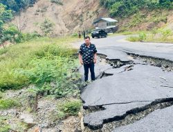 Tinjau Kerusakan Jalan Blangkejeren-Babahrot, Teuku Raja Keumangan Minta Dinas PUPR Aceh Segera Perbaiki